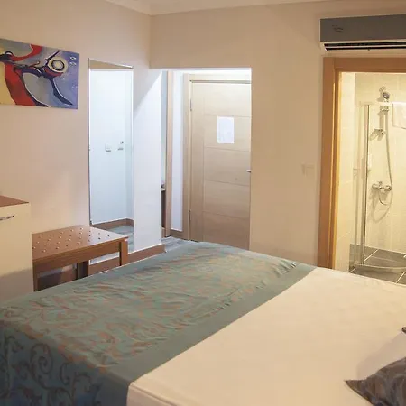 Hotel Win & 3*